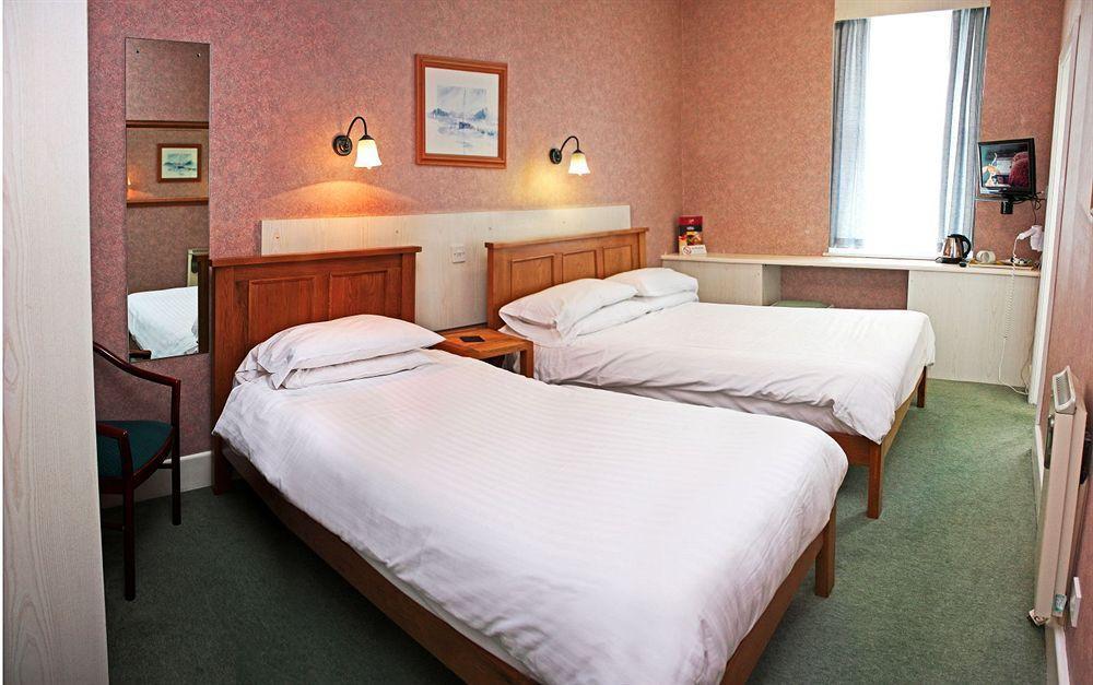 The Raven Hotel คอร์บี ภายนอก รูปภาพ