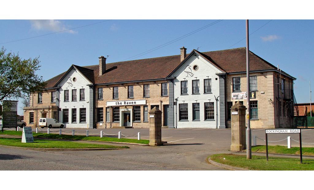 The Raven Hotel คอร์บี ภายนอก รูปภาพ