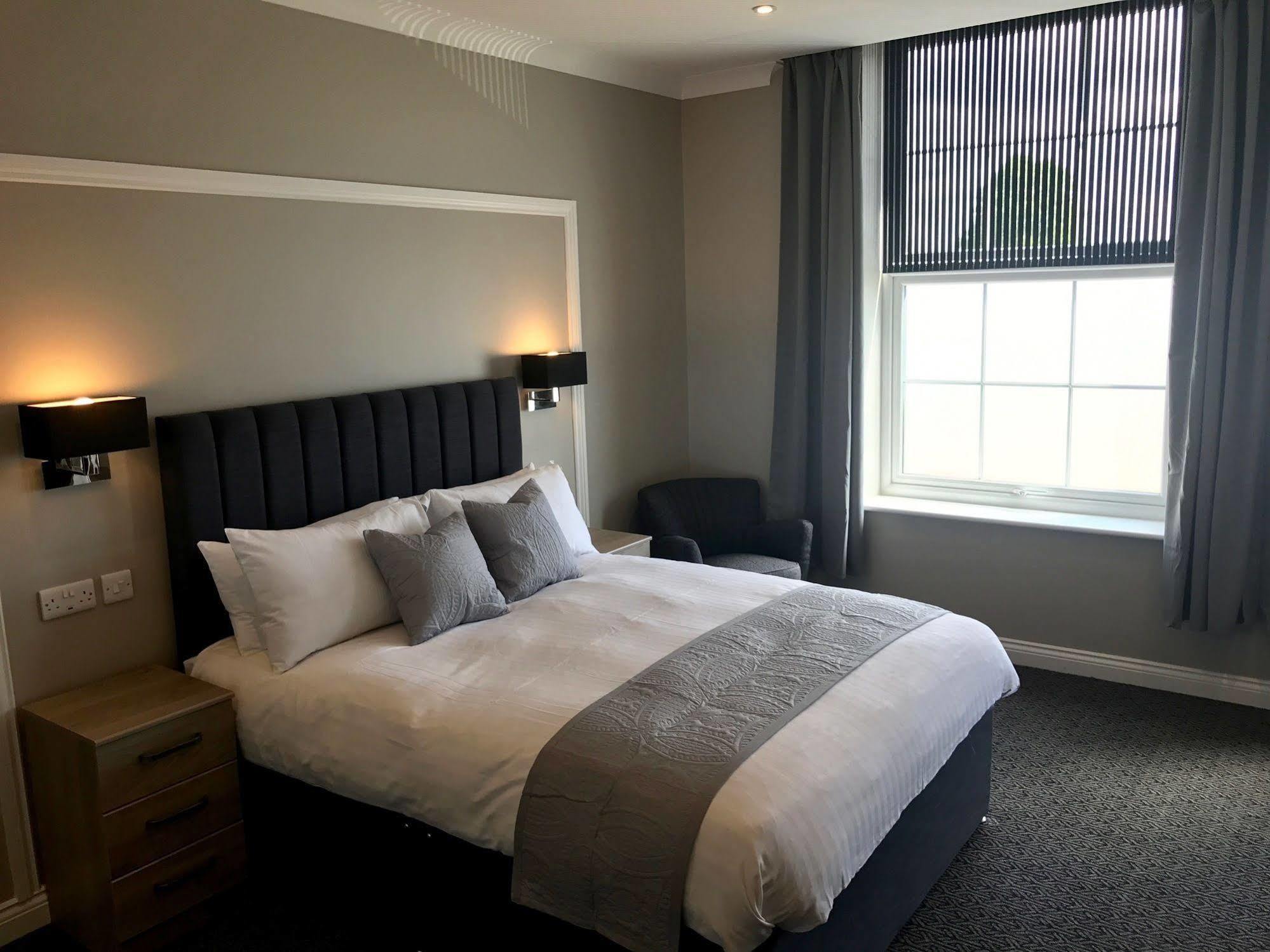 The Raven Hotel คอร์บี ภายนอก รูปภาพ