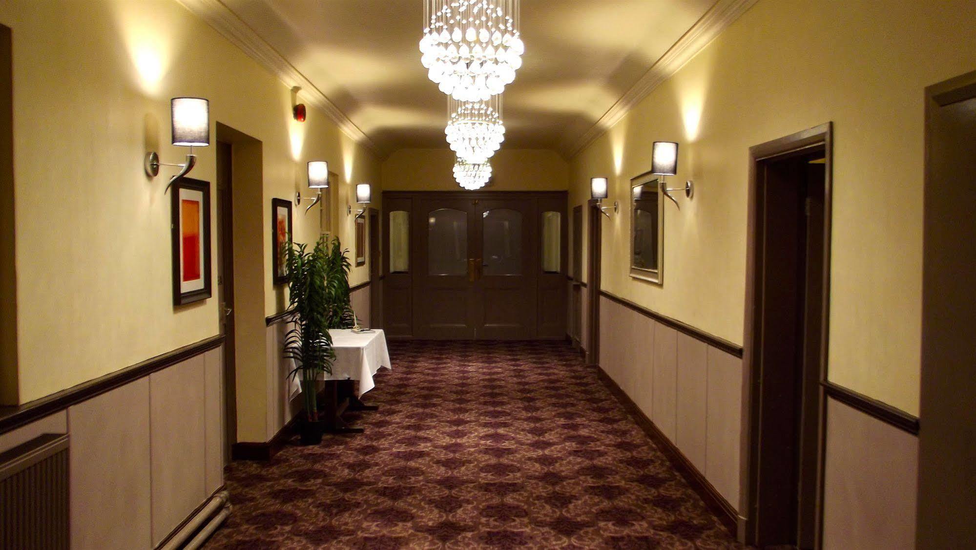 The Raven Hotel คอร์บี ภายนอก รูปภาพ