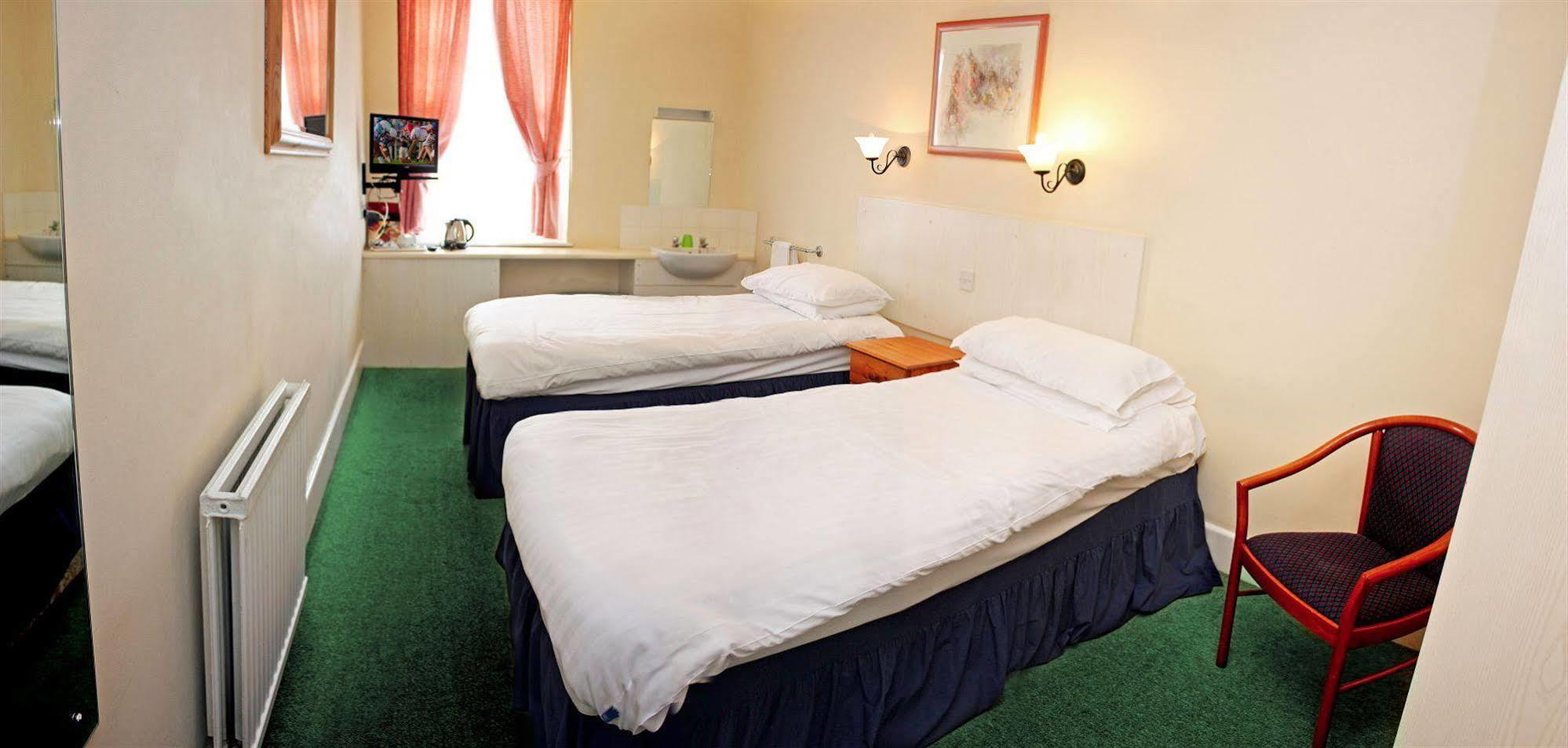 The Raven Hotel คอร์บี ภายนอก รูปภาพ