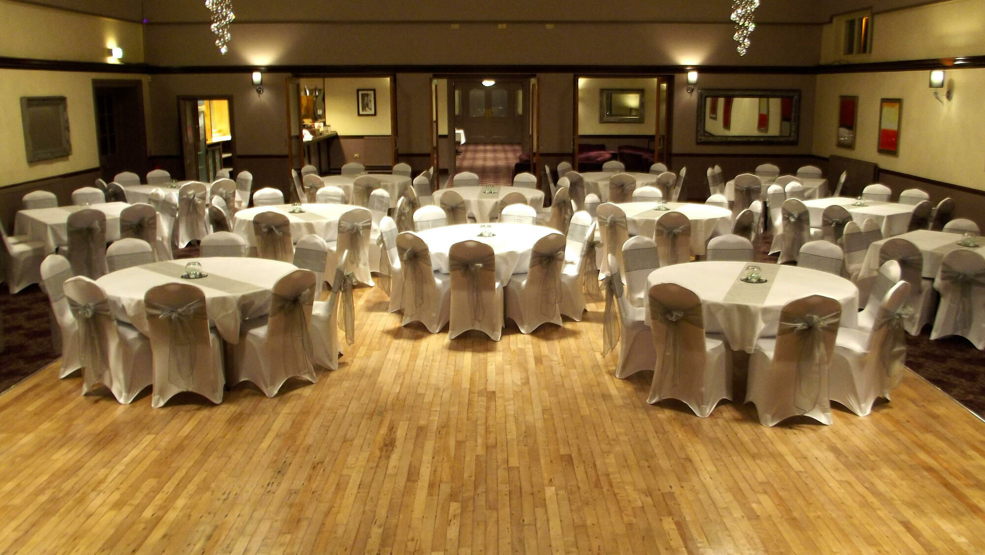 The Raven Hotel คอร์บี ภายนอก รูปภาพ